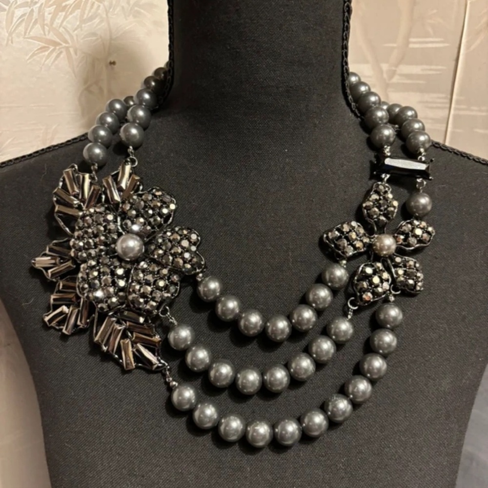 Source Unknown Gray Beaded Necklace with Floral Embellishments